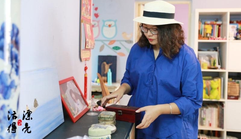 女老师兼职测评情趣用品 称是体力活