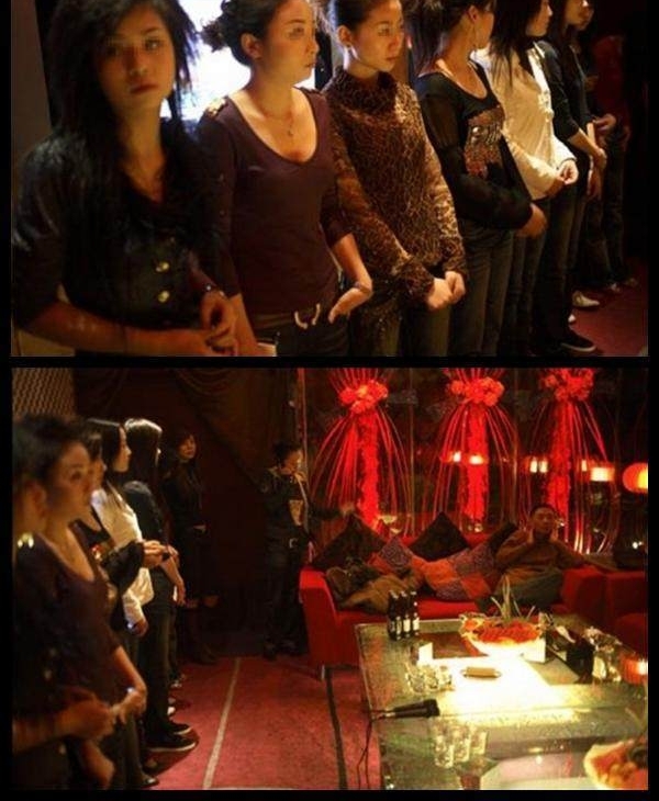 实拍：夜店少女真实私下生活，骗父母在城市是白领