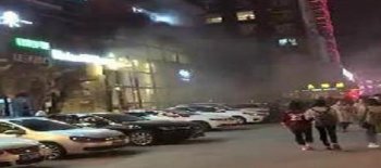 敬业还是犯傻 饭店起火服务员竟反锁门