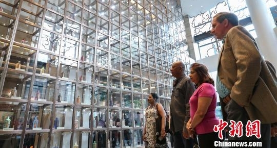 外国使节肯定贵州反贫困成就 将助力“黔货出山”