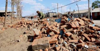 老百姓自扒院墙拆门房， 究竟为何？