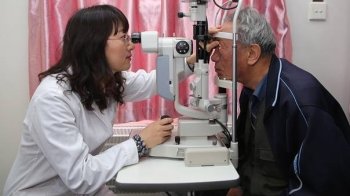 香港“健康快车”20年帮助内地逾18万名患者复明