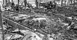 烧烤部落蹿火苗 休息木屋被烧毁