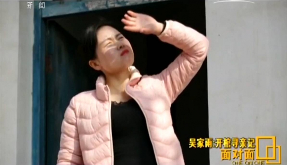 弟弟被拐，父母绝望自杀，挖开双亲坟墓提取DNA寻亲