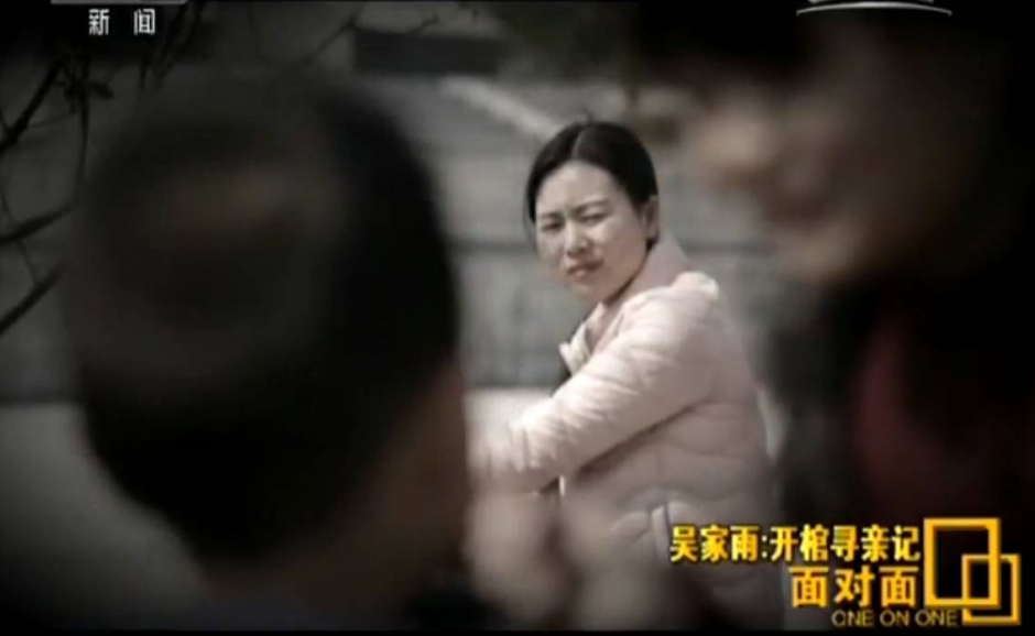 弟弟被拐，父母绝望自杀，挖开双亲坟墓提取DNA寻亲