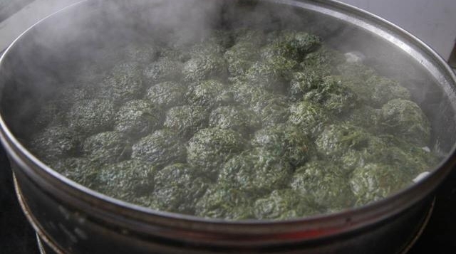 五一假游客天岳幕阜山亲自动手特色美味