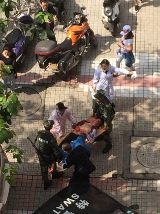 重庆大学发生宿舍伤人事件 伤者满身是血被抬出