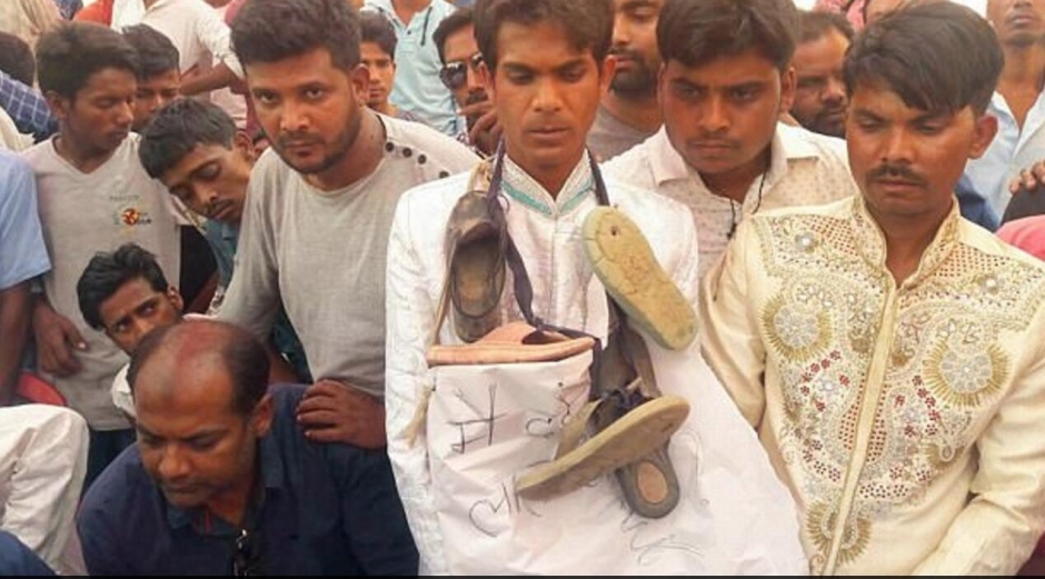 贪心新郎索要昂贵嫁妆 被村民套上破鞋游街