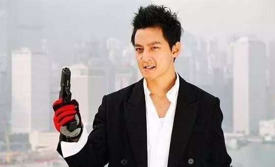 坐拥千万豪宅、劳斯莱斯  这富二代却常年在高铁盗窃