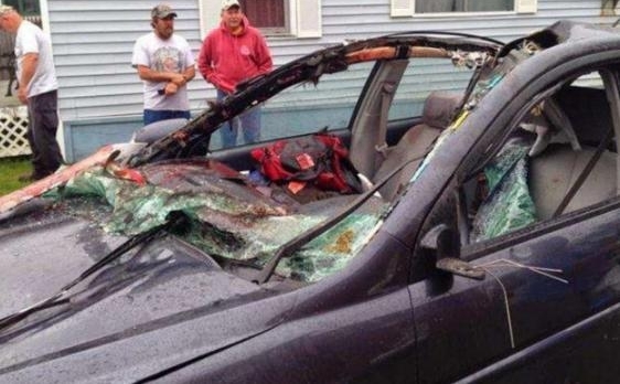 车主路上飙车突然天降横祸，交警赶到后看到伤者都直瞪眼