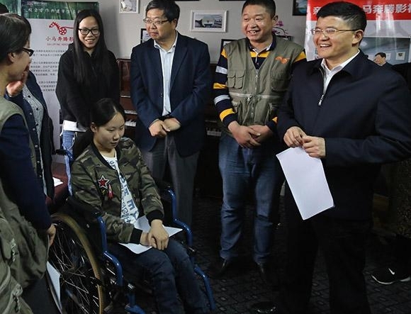 江西省国资委主任陈德勤调研江西小马奔腾影视