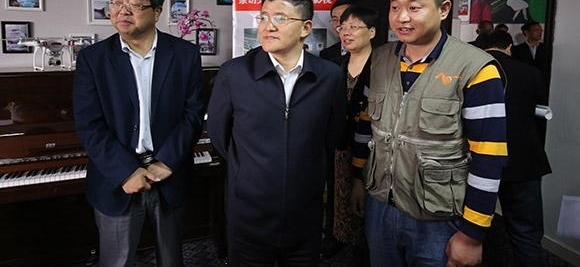 江西省国资委主任陈德勤调研江西小马奔腾影视