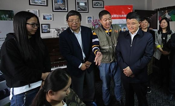 江西省国资委主任陈德勤调研江西小马奔腾影视