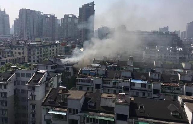 杭州十五家园小区居民楼发生火灾 一人遇难