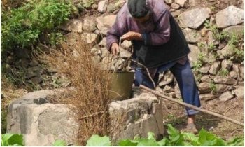 两个儿子在城里买房，却让78岁老人一人住农村，理由却是这样！