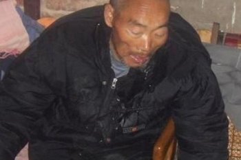 灵异故事：老人多年没人管，突来巨款后子女却抢破头，最后很惨