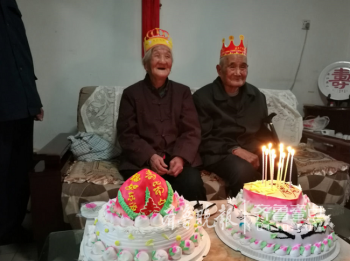 泰安百岁老太迎来钻石婚:我要活到104岁陪老伴过百岁