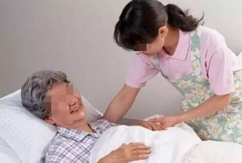 花甲保姆自称“能量很大” 骗取房东邻居188万