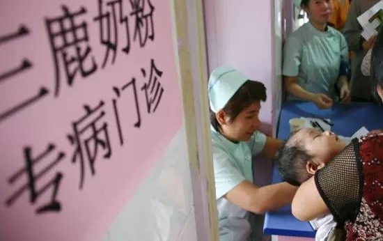 “结石宝宝”爸爸：没感谢的人 除了悲愤很平静