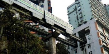 重庆十大“逆天”建筑 大写的服！