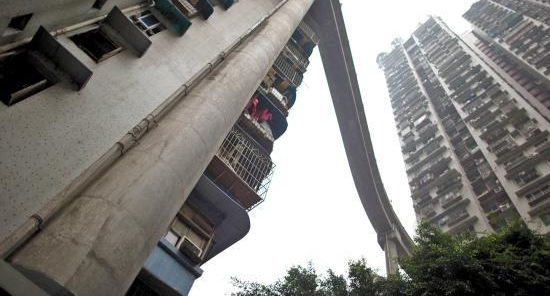 重庆十大“逆天”建筑 大写的服！