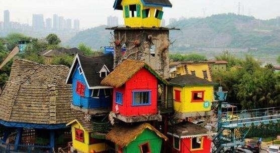 重庆十大“逆天”建筑 大写的服！