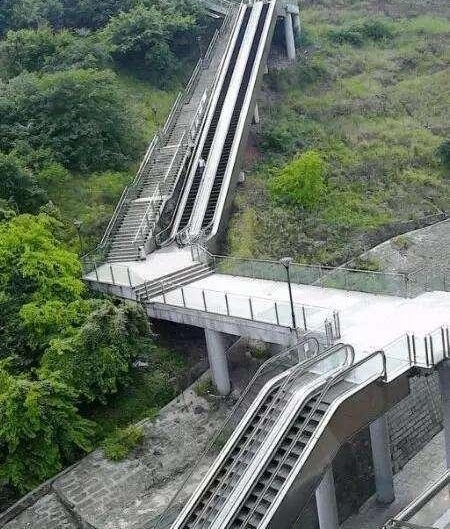 重庆十大“逆天”建筑 大写的服！