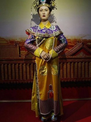 武汉现雷人蜡像馆 网友：真的是“恐怖”蜡像馆