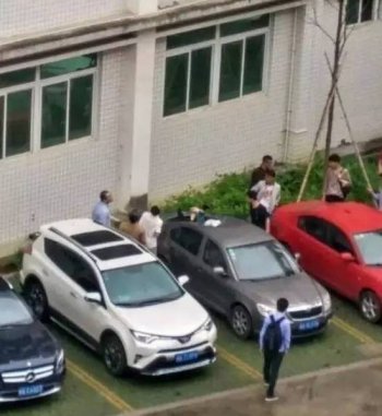 福建大学男生校内3楼坠落 或与感情问题有关