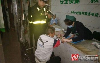 怀化一摩托车司机无证醉驾 遇检查还企图冲关