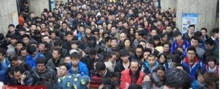 全国地铁谁家最堵？双脚离地双腿悬空有多少上班族哭晕在地铁
