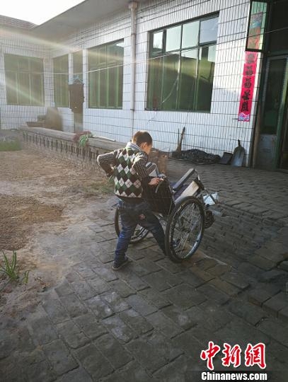 山西一女子患尿毒症透析十年 孩子：我要当医生