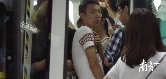 广佛“赶集”人|他们每天坐地铁通勤广佛，记得每站停多少秒