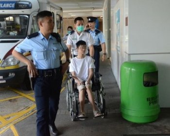 香港15岁少年涉嫌持刀非礼继母 被警方拘捕