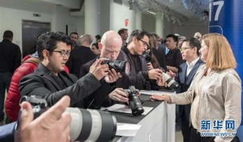 索尼发布新款全画幅微单数码相机A9