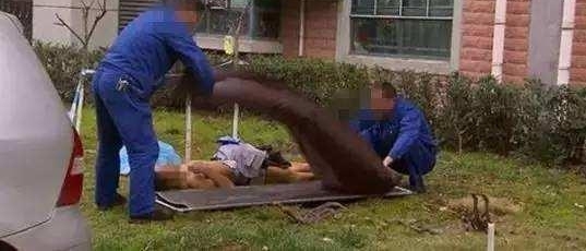 男子偷腥被抓 情急翻窗不慎坠楼