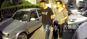 济南抓获俩惯偷！一人望风，一人撬车锁拎包盗窃