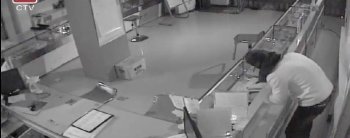 【视频】蒙面盗贼一夜搬空手机店，鄂州警方打掉跨省盗窃团伙