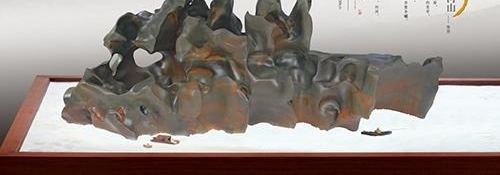 这块13吨的巨石，当地政府180万没买到他却用150万买走了