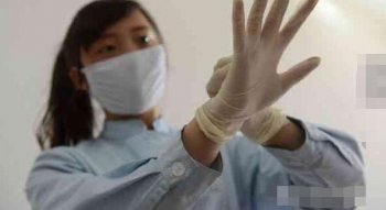 90后女入殓师，掀开白布看到第一位逝者时当场晕倒