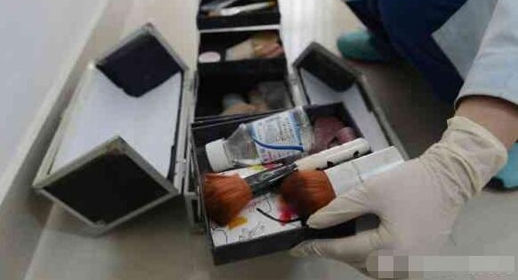 90后女入殓师，掀开白布看到第一位逝者时当场晕倒