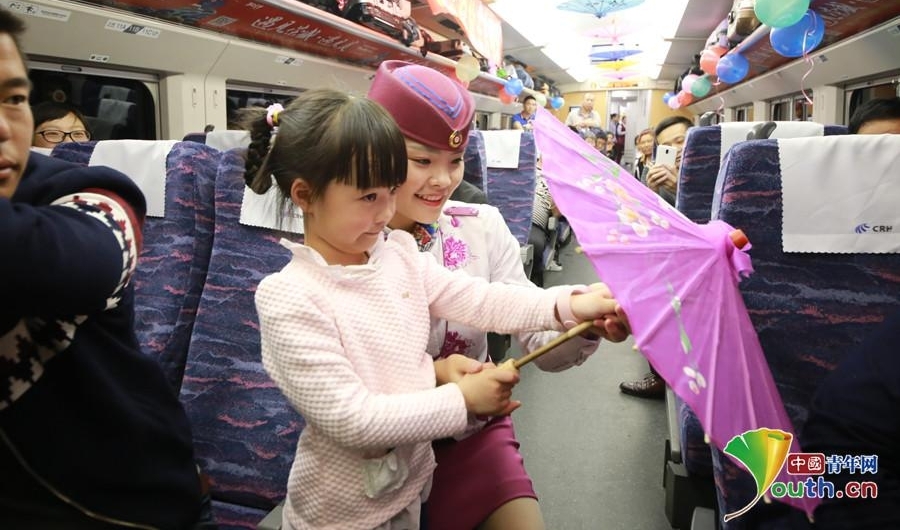 来自D2208次列车的穿越之旅：巴渝之花绽放在“老上海”