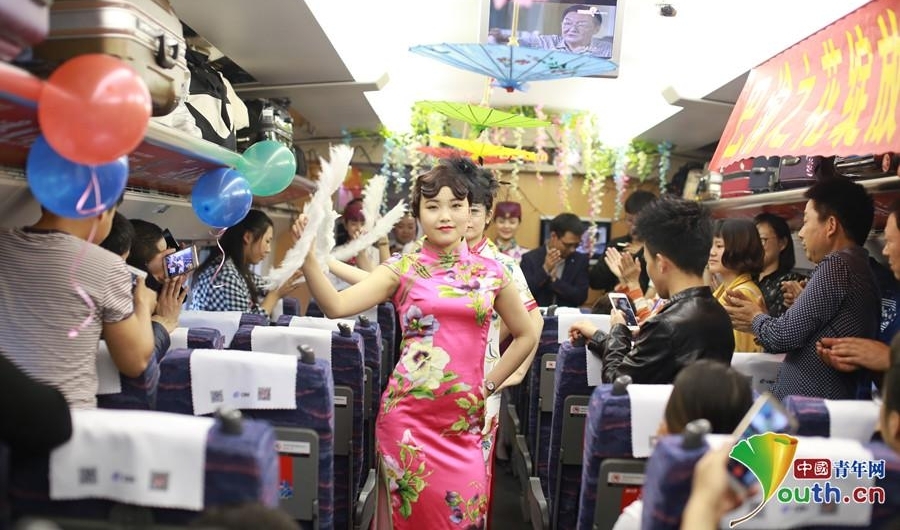 来自D2208次列车的穿越之旅：巴渝之花绽放在“老上海”