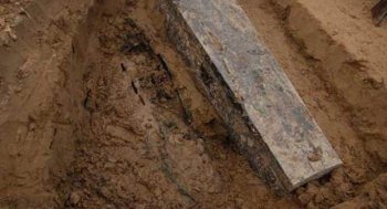 奇闻：农村挖地基挖到棺材没处理好，接下来发生的事让他后悔一生