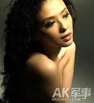 盘点那些被王晶脱过“衣服”的女明星们