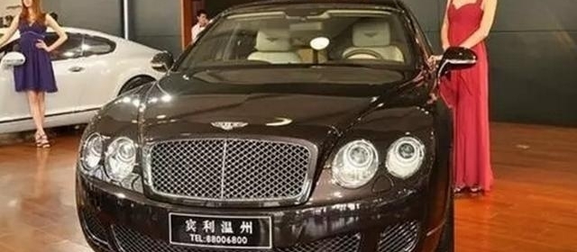 中国的这个城市被称为东方迪拜，一旦堵车就像开车展一样壮观！