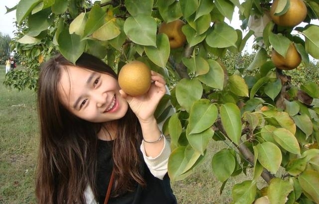 农村女孩用这种方式帮父母推销农产品，没想到生意火爆