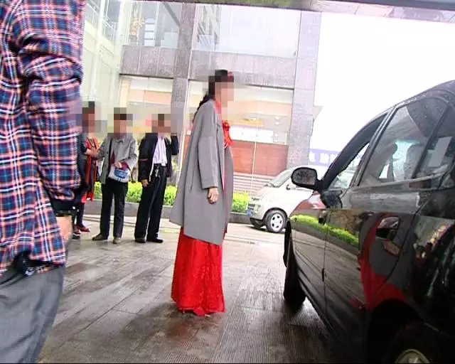 婚礼现场出现不明气体 三百多名宾客被呛狼狈离场