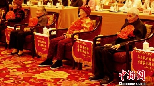 无锡一小镇今年新增百岁老人8位 每人获10万元爱心补贴