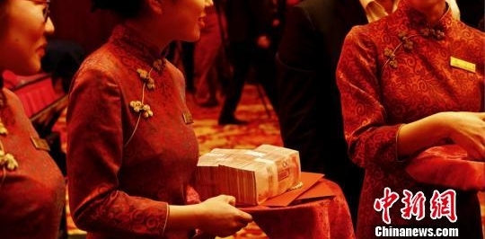 无锡一小镇今年新增百岁老人8位 每人获10万元爱心补贴